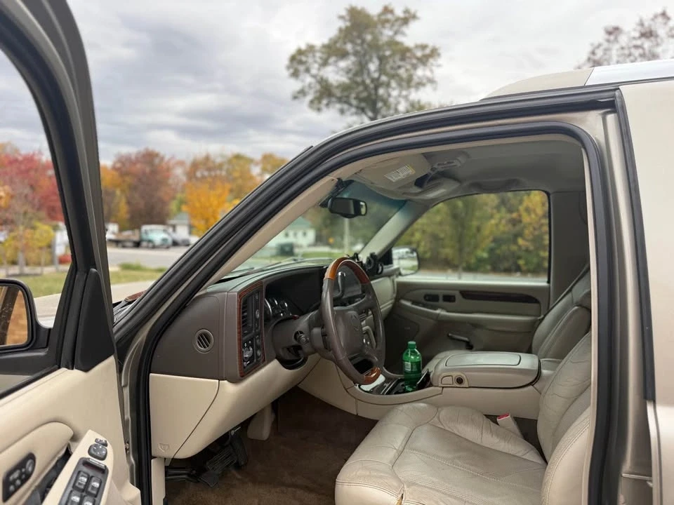2002 Cadillac Escalade & EXT 2nd Gen - Image 9 of 14
