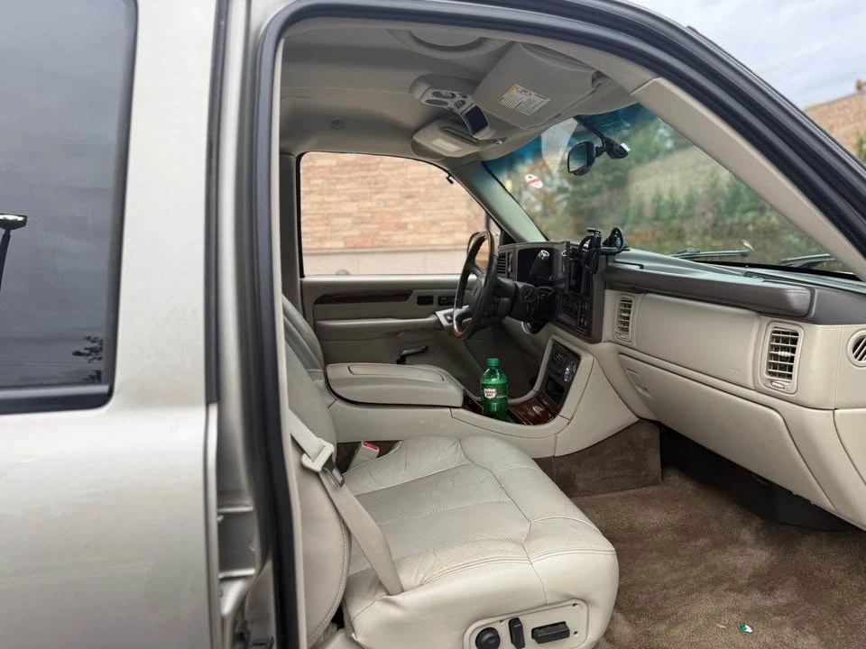 2002 Cadillac Escalade & EXT 2nd Gen - Image 10 of 14
