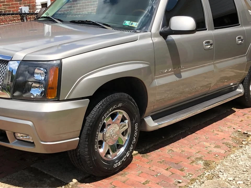 2002 Cadillac Escalade & EXT 2nd Gen - Image 4 of 13
