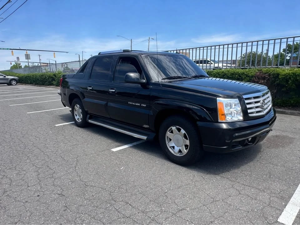 2002 Cadillac Escalade & EXT 2nd Gen - Image 2 of 9