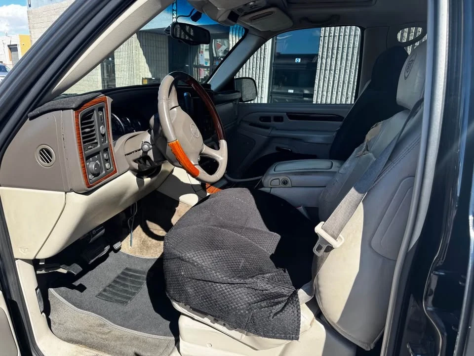 2002 Cadillac Escalade & EXT 2nd Gen - Image 12 of 13