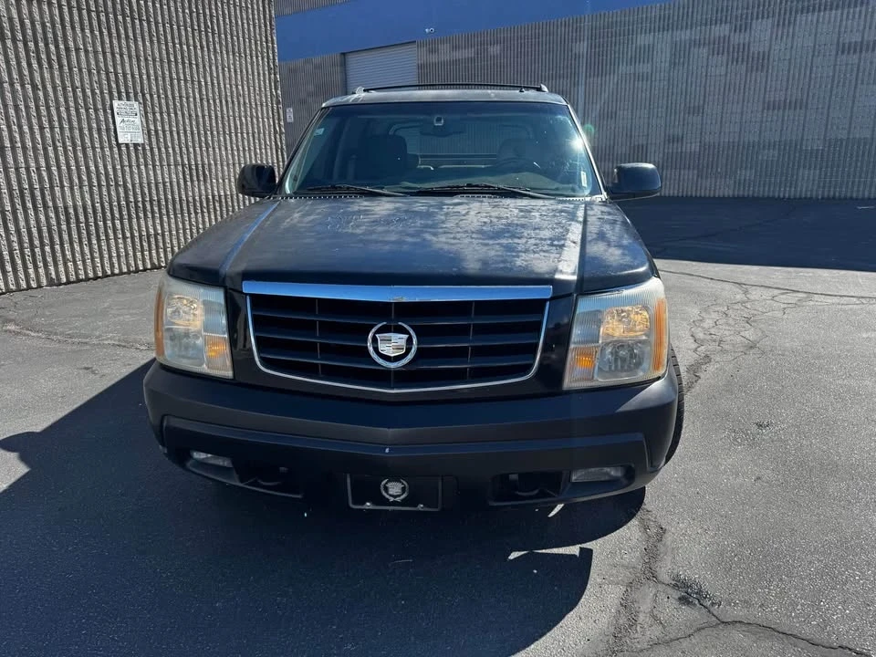 2002 Cadillac Escalade & EXT 2nd Gen - Image 2 of 13