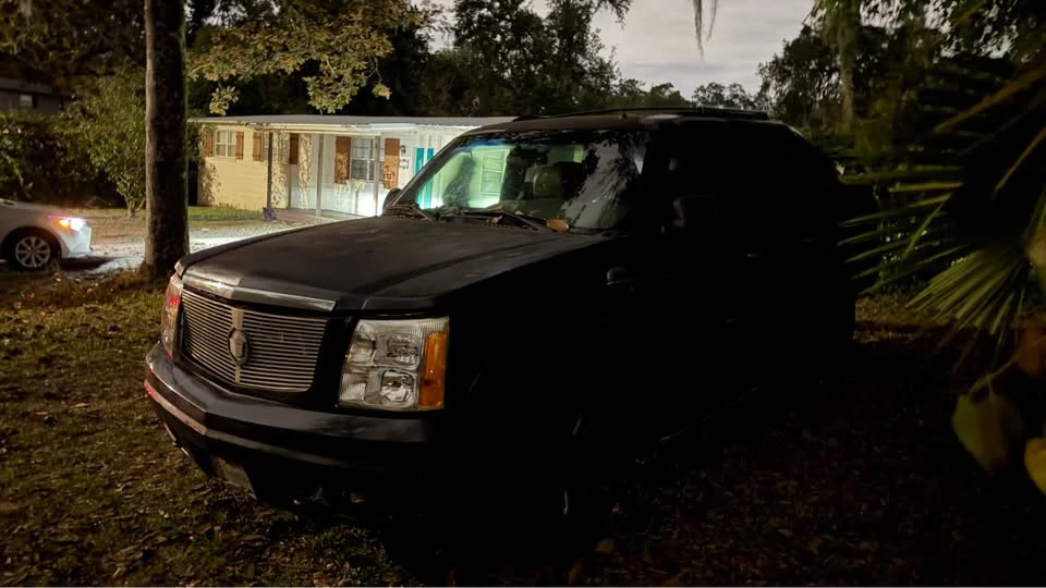 2002 Cadillac Escalade & EXT 2nd Gen - Image 2 of 3