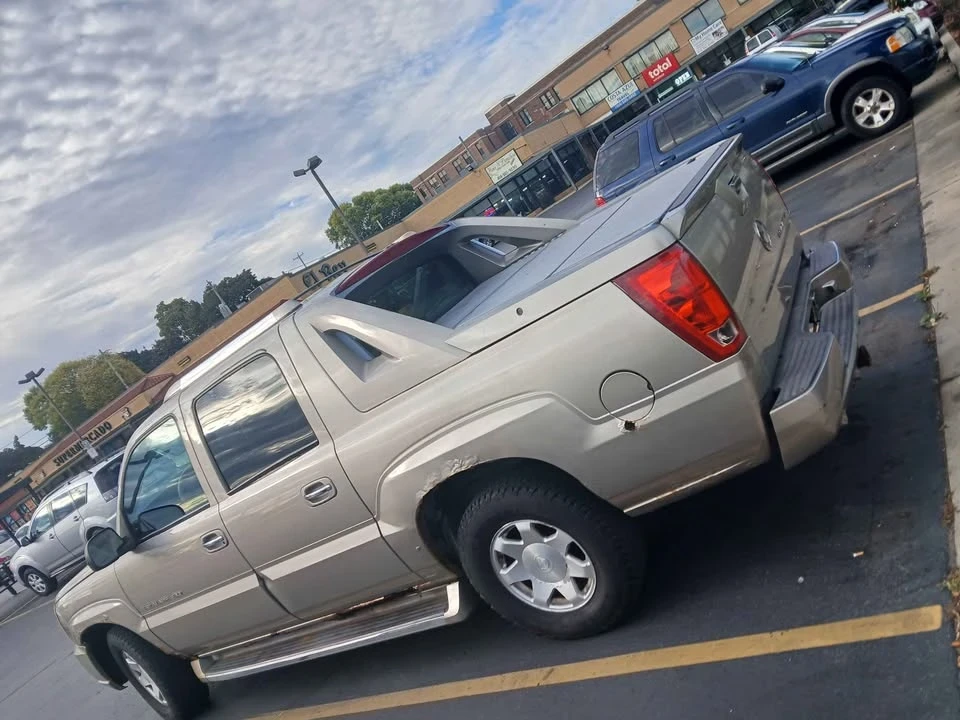2002 Cadillac Escalade & EXT 2nd Gen - Image 5 of 8