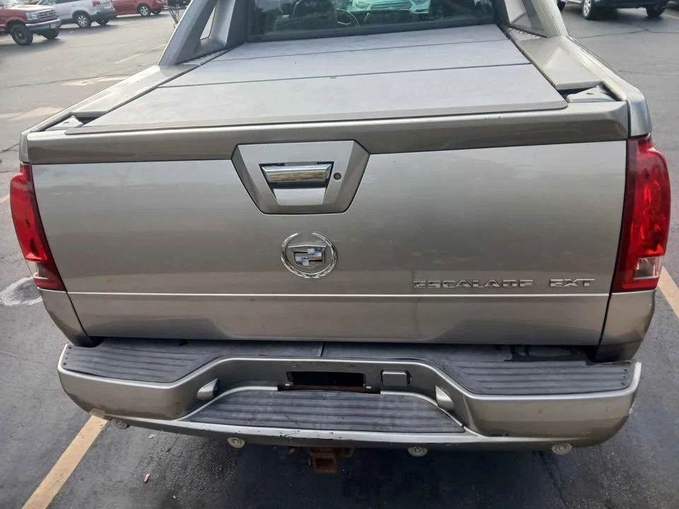 2002 Cadillac Escalade & EXT 2nd Gen - Image 8 of 8