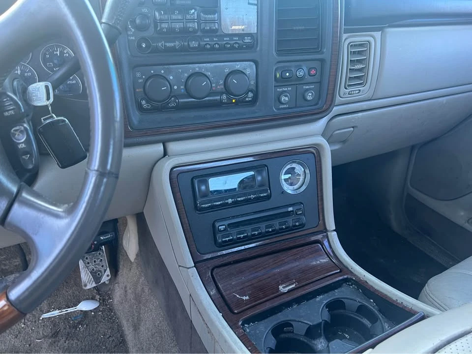 2002 Cadillac Escalade & EXT 2nd Gen - Image 10 of 10