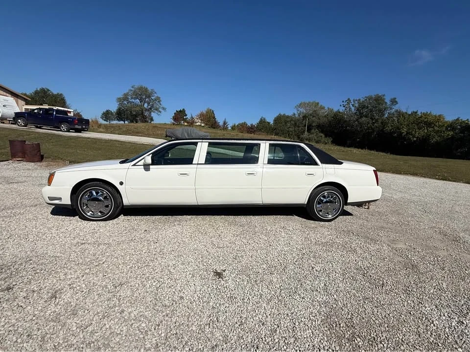 2002 Cadillac DeVille 8th Gen - Image 5 of 10