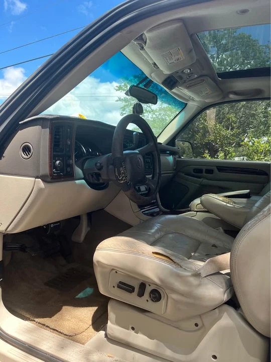 2002 Cadillac Escalade & EXT 2nd Gen - Image 10 of 11