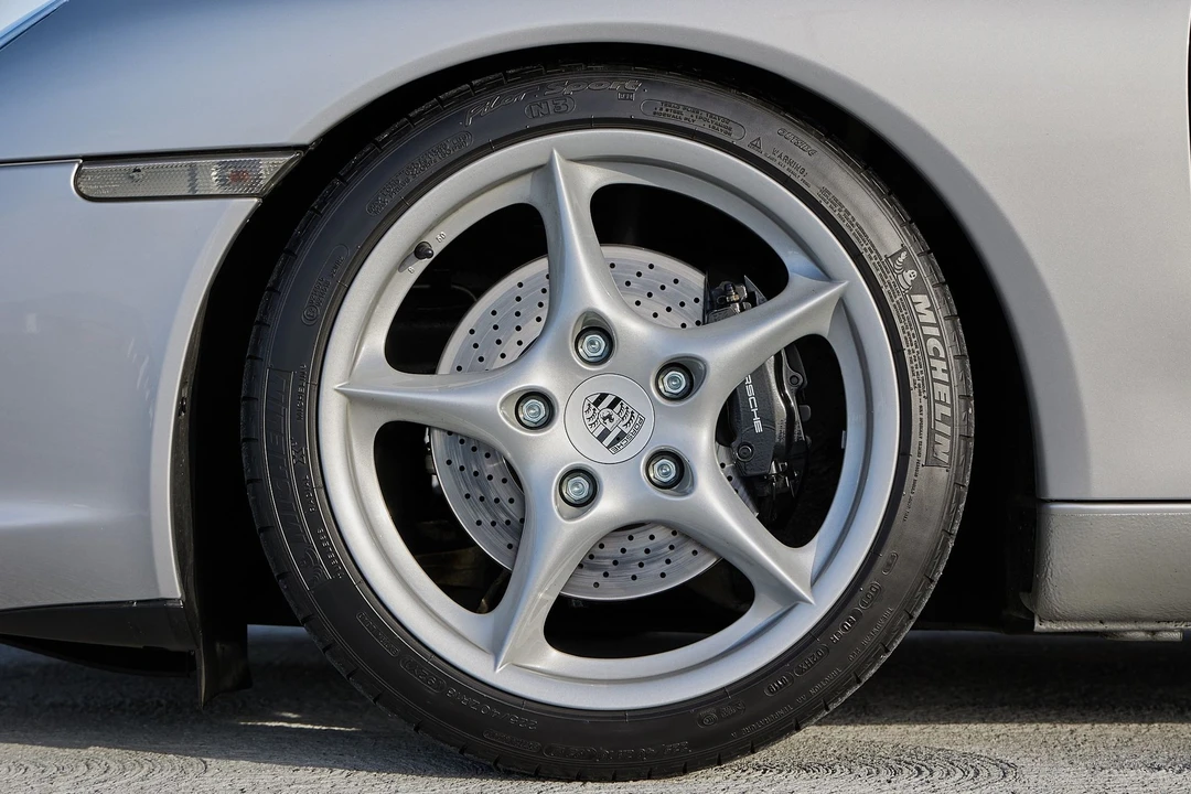 2002 Porsche 996 Carrera - Image 26 of 31