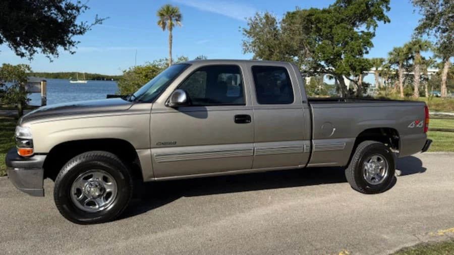 2002 Chevrolet Silverado 1st Gen - Image 2 of 17