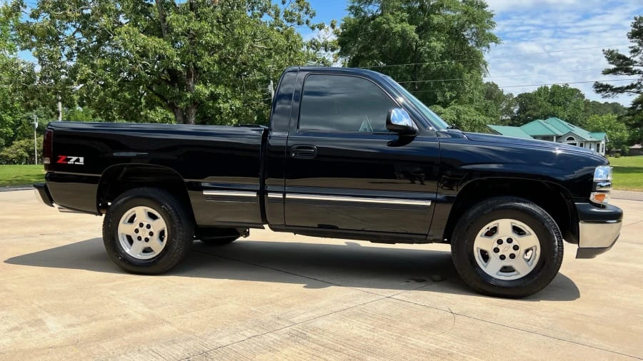 2002 Chevrolet Silverado 1st Gen - Image 2 of 9