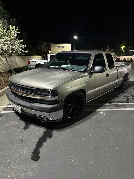 2002 Chevrolet Silverado 1st Gen - Image 2 of 6