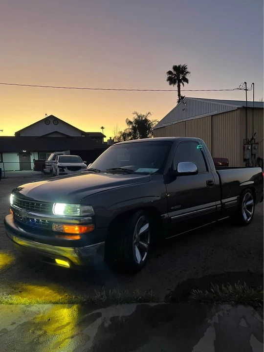 2002 Chevrolet Silverado 1st Gen - Image 2 of 10