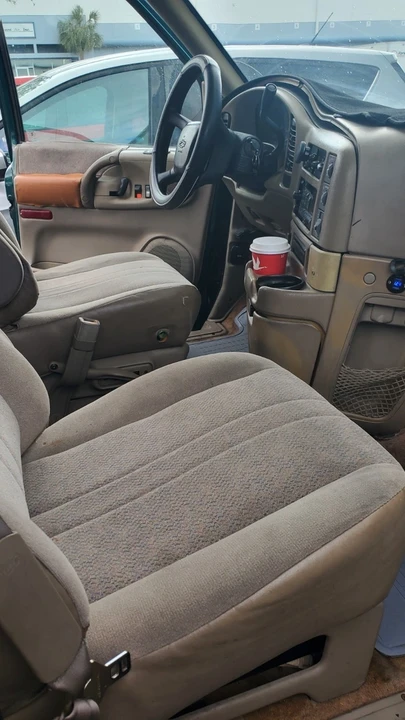 2002 Chevrolet Astro - Image 11 of 18