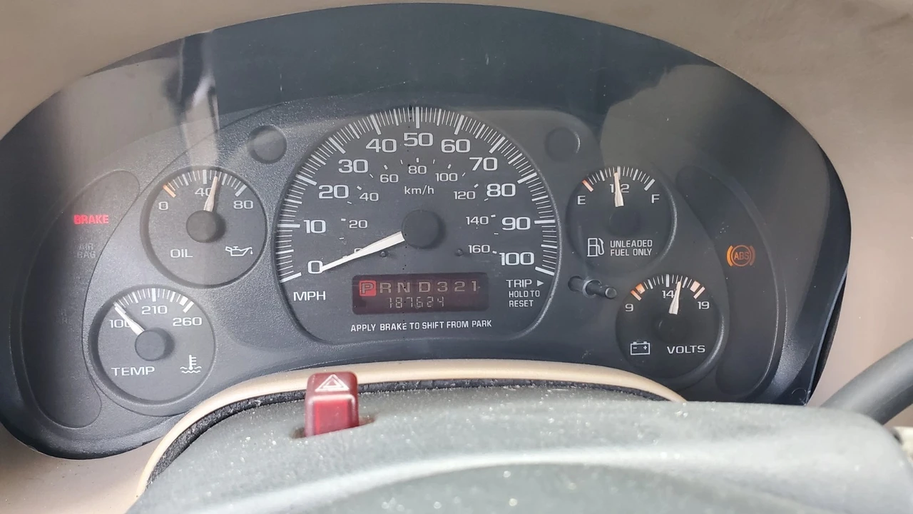 2002 Chevrolet Astro - Image 3 of 18