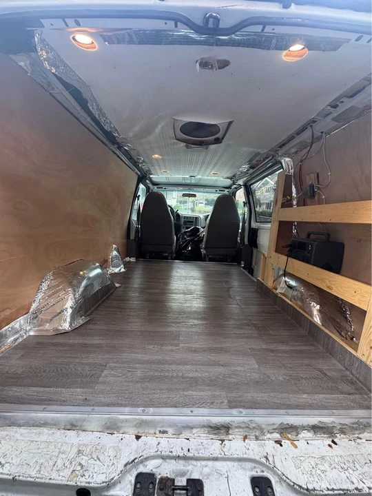 2002 Chevrolet Astro - Image 12 of 13