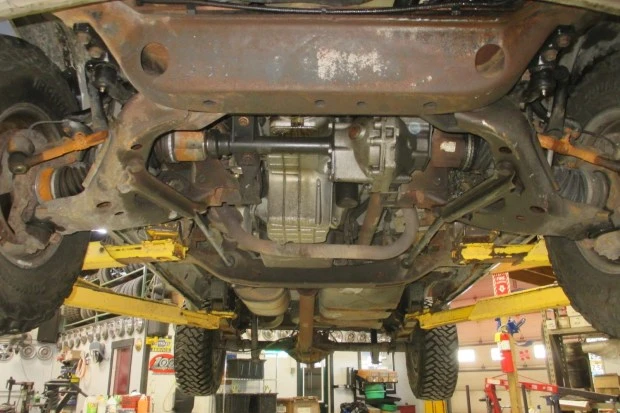 2002 Chevrolet Astro - Image 6 of 6