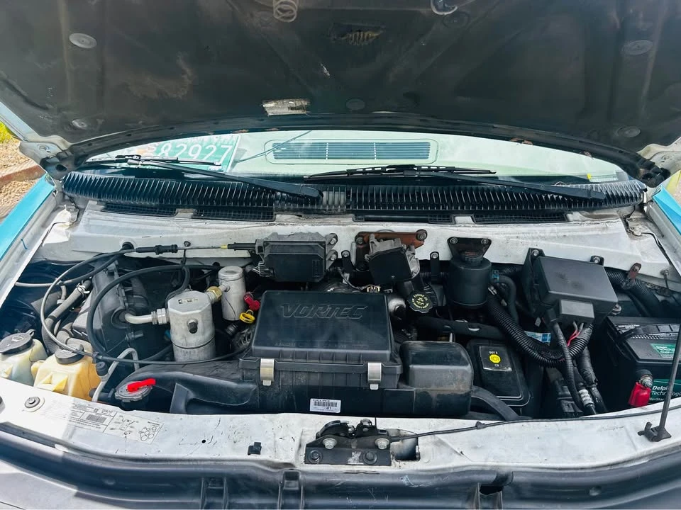 2002 Chevrolet Astro - Image 15 of 16