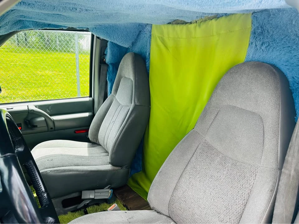 2002 Chevrolet Astro - Image 11 of 16