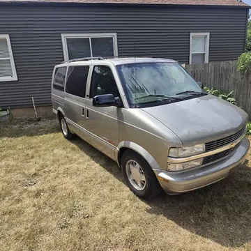 2002 Chevrolet Astro Passenger LT Minivan 3D