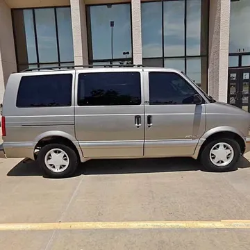 2002 Chevrolet Astro Passenger LT Minivan 3D