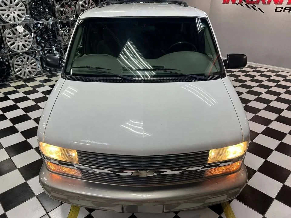 2002 Chevrolet Astro - Image 3 of 20