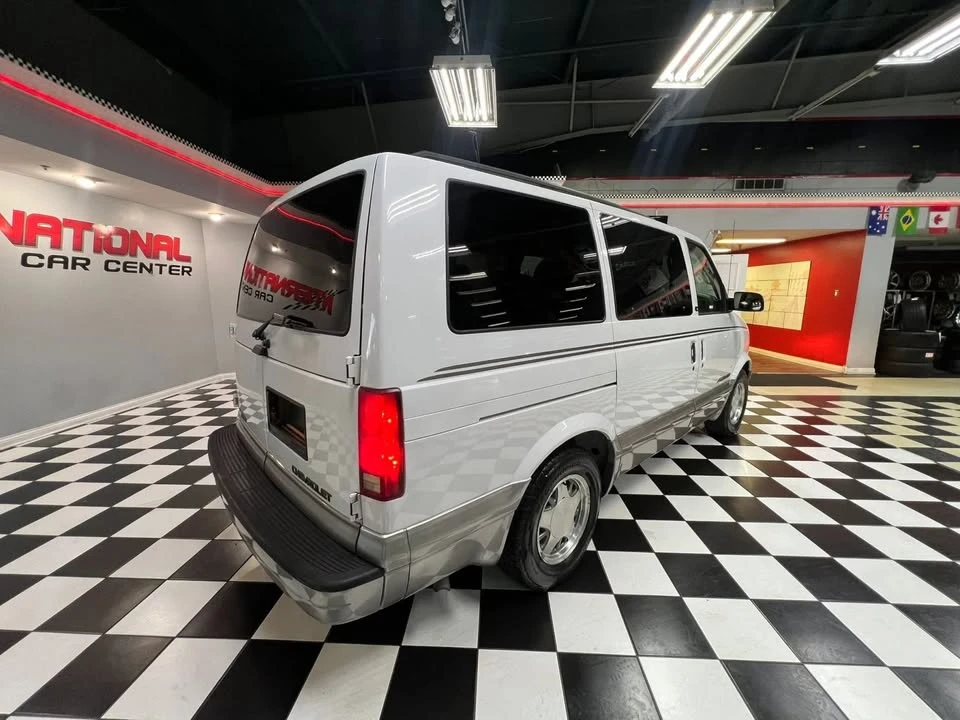 2002 Chevrolet Astro - Image 8 of 20