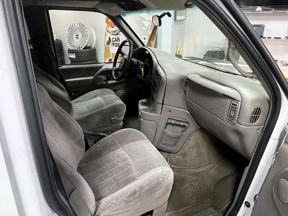 2002 Chevrolet Astro - Image 12 of 20
