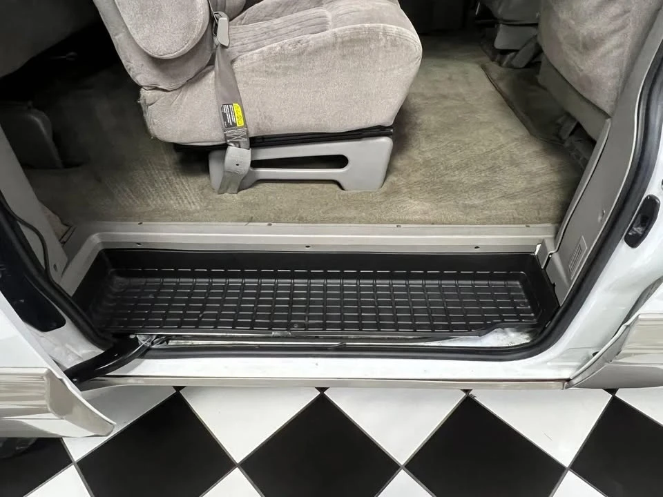 2002 Chevrolet Astro - Image 15 of 20