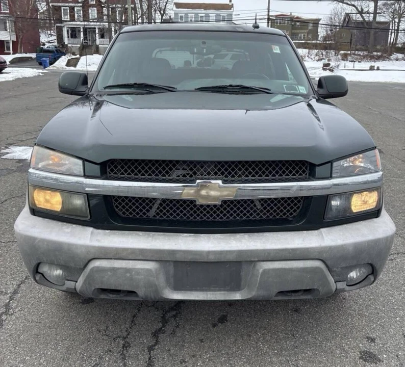 2002 Chevrolet Avalanche - Image 8 of 21