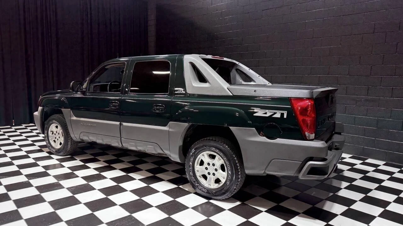 2002 Chevrolet Avalanche - Image 7 of 21