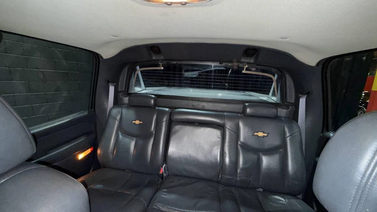 2002 Chevrolet Avalanche - Image 5 of 21