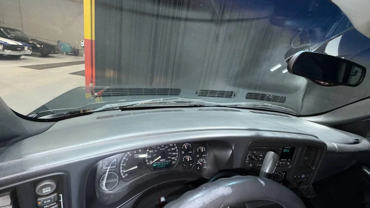 2002 Chevrolet Avalanche - Image 13 of 21