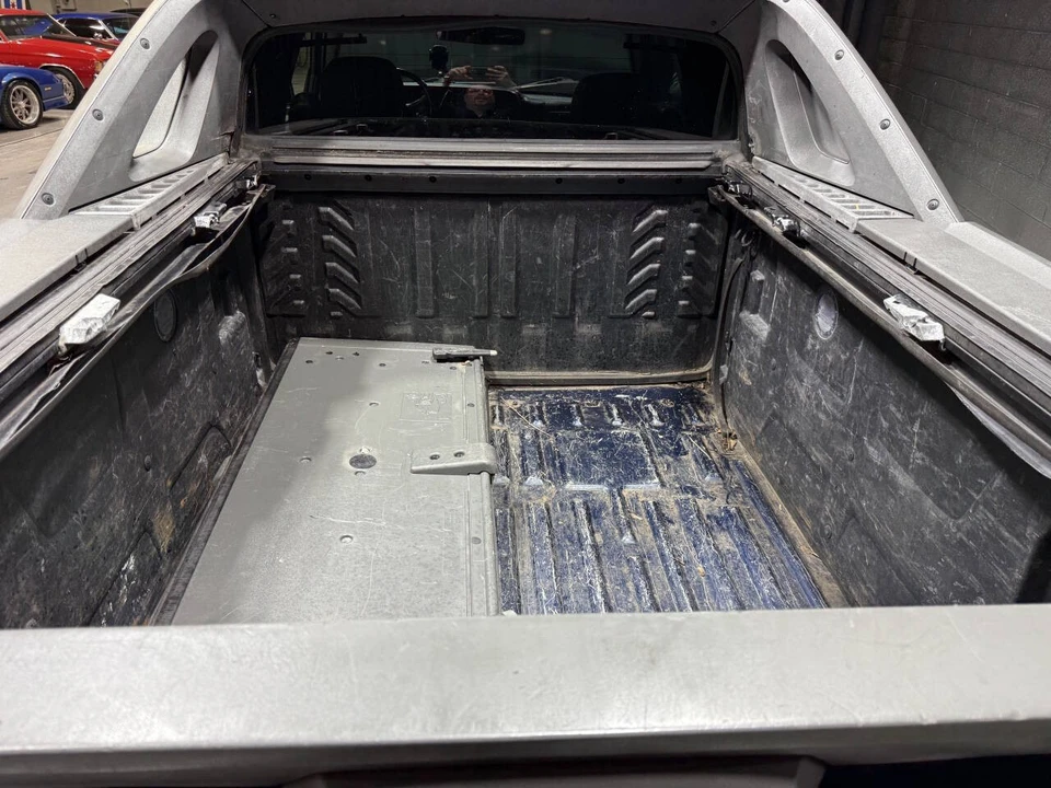 2002 Chevrolet Avalanche - Image 21 of 21