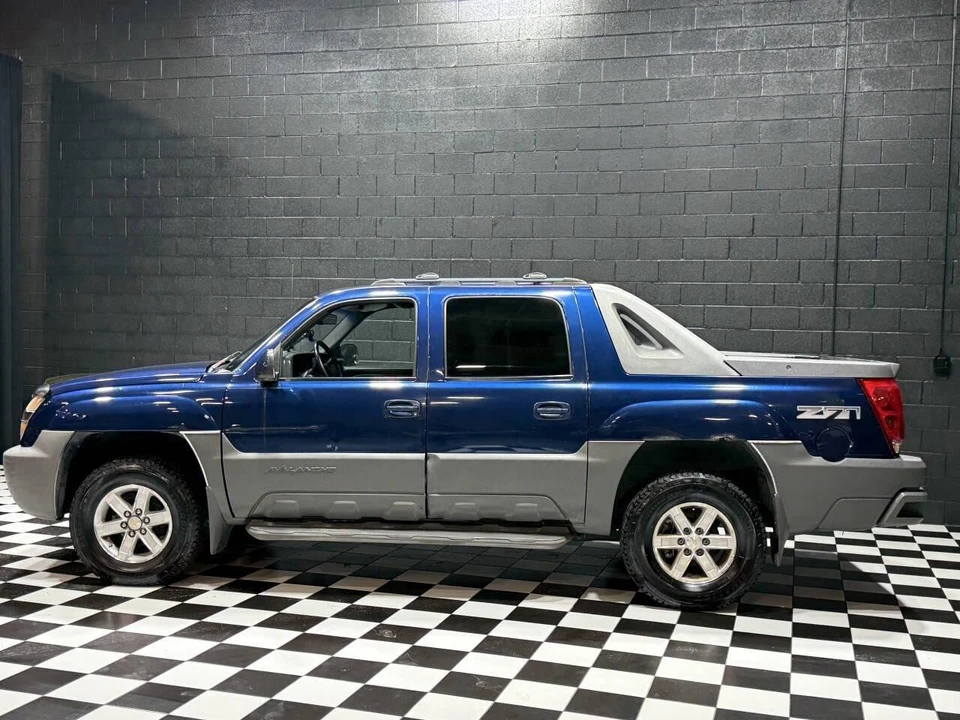 2002 Chevrolet Avalanche - Image 7 of 21