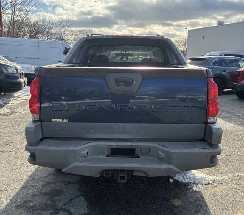 2002 Chevrolet Avalanche - Image 3 of 13