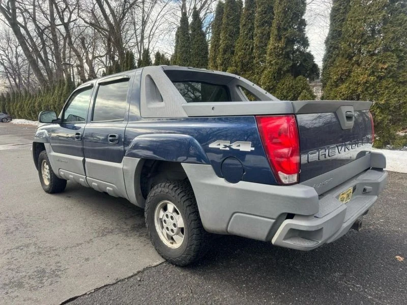 2002 Chevrolet Avalanche - Image 5 of 12
