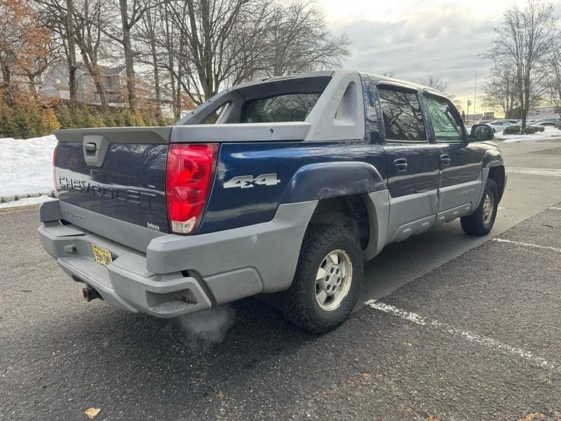 2002 Chevrolet Avalanche - Image 7 of 12