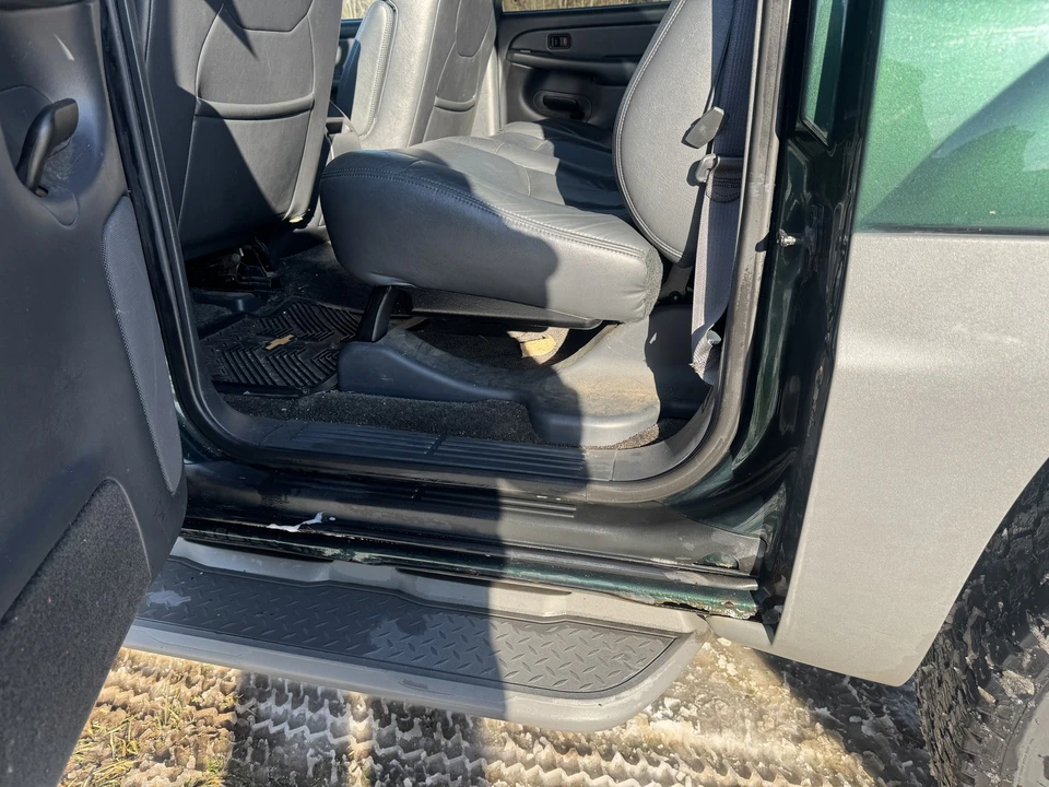 2002 Chevrolet Avalanche - Image 12 of 21