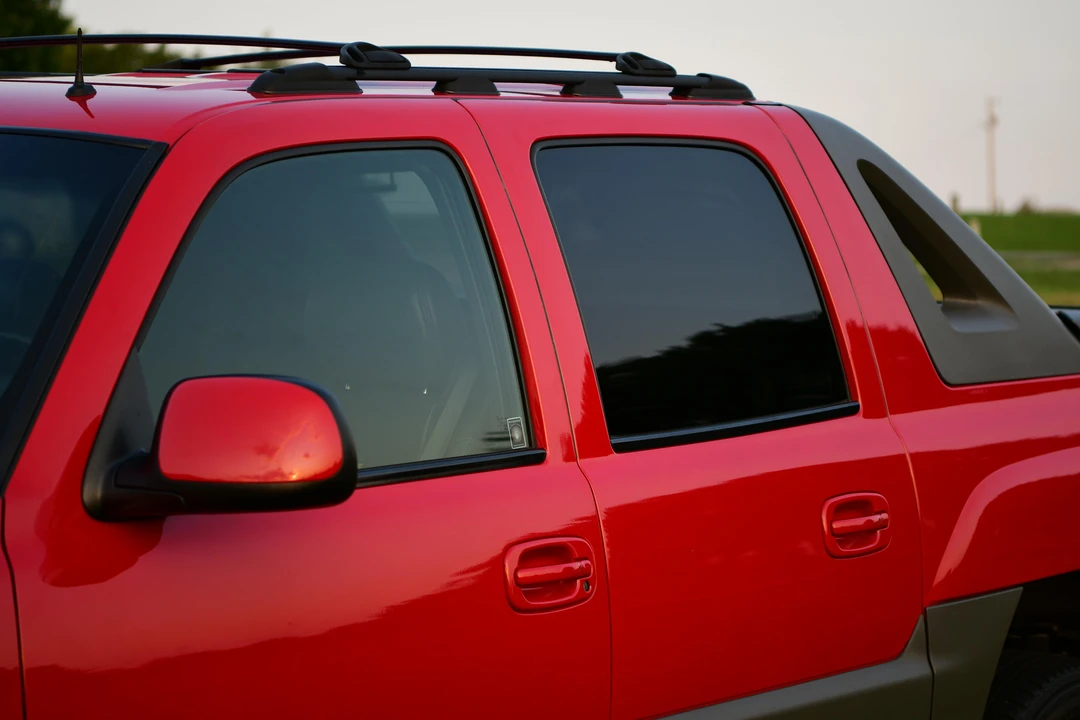 2002 Chevrolet Avalanche - Image 6 of 6