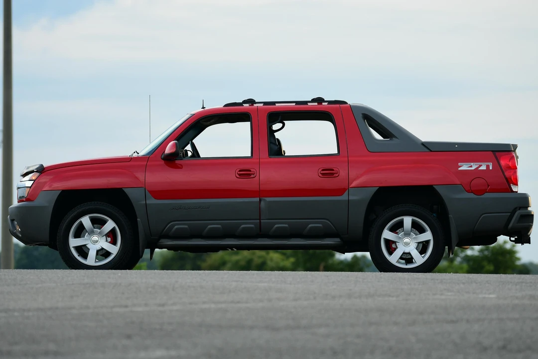 2002 Chevrolet Avalanche - Image 3 of 6
