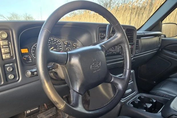 2002 Chevrolet Avalanche - Image 5 of 7