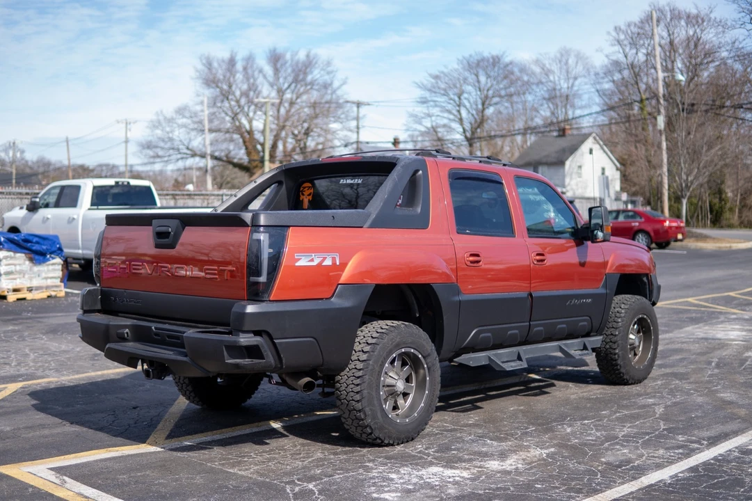 2002 Chevrolet Avalanche - Image 3 of 6
