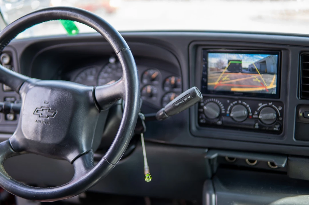 2002 Chevrolet Avalanche - Image 6 of 6