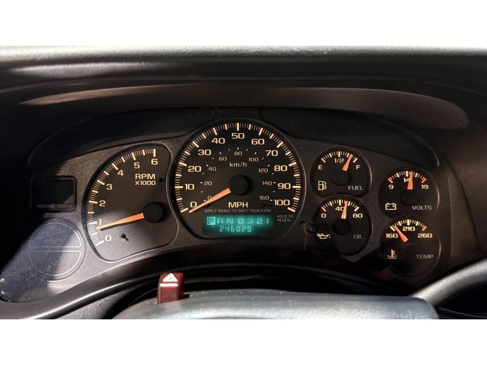 2002 Chevrolet Avalanche - Image 15 of 31