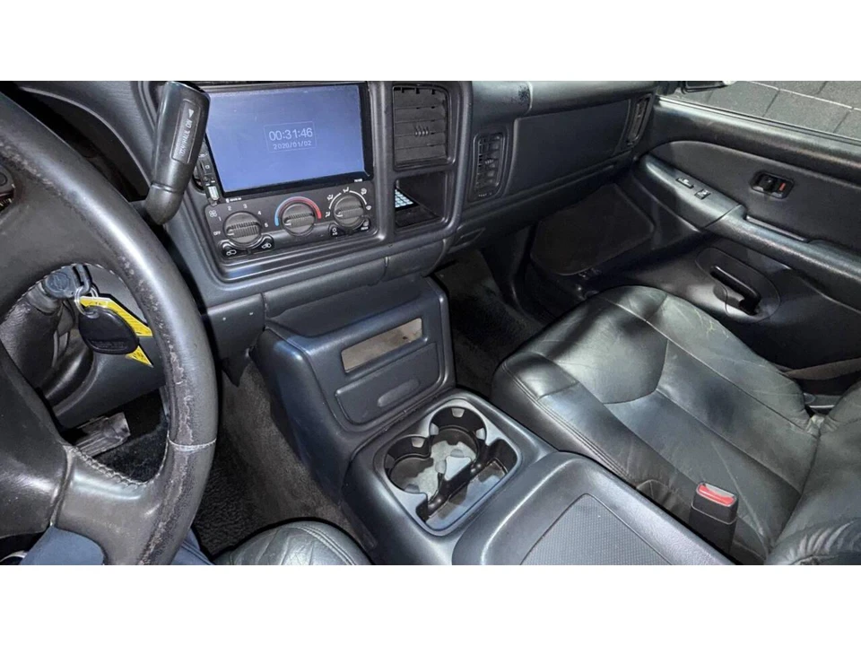 2002 Chevrolet Avalanche - Image 18 of 31