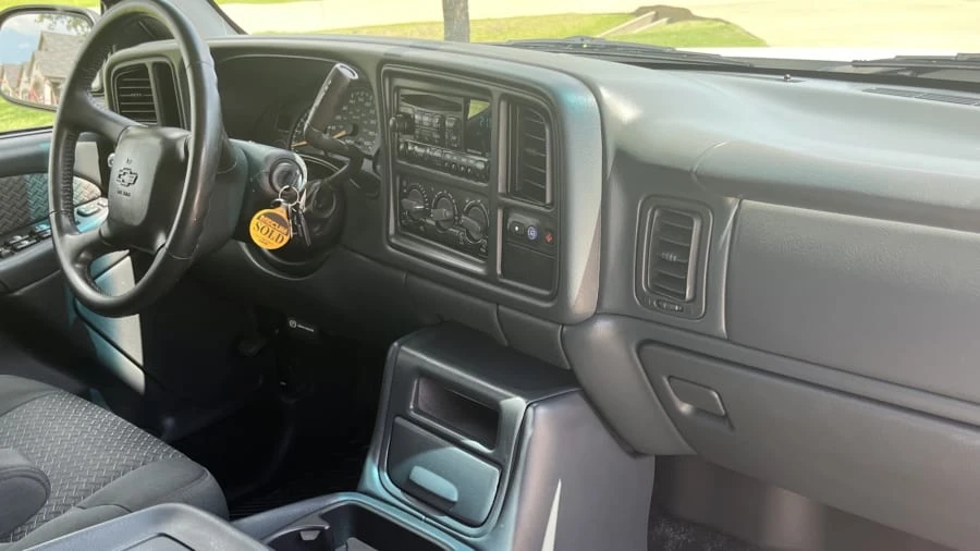 2002 Chevrolet Avalanche - Image 6 of 13