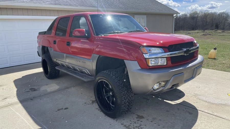 2002 Chevrolet Avalanche - Image 5 of 9