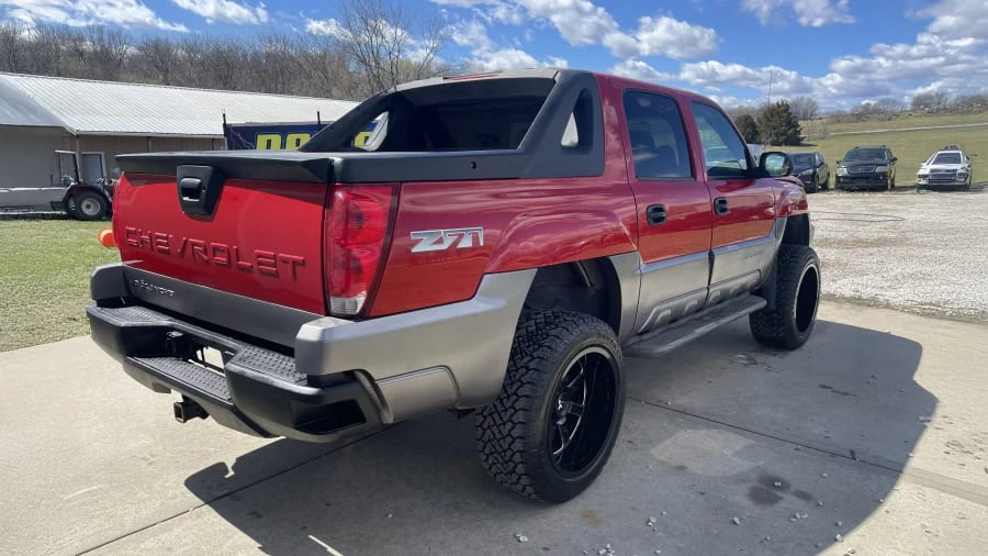 2002 Chevrolet Avalanche - Image 3 of 9