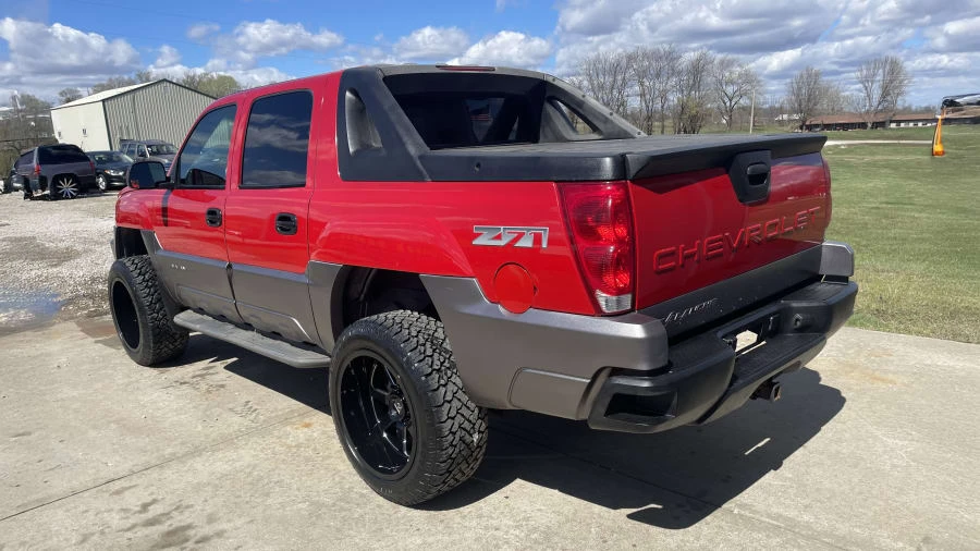 2002 Chevrolet Avalanche - Image 4 of 9